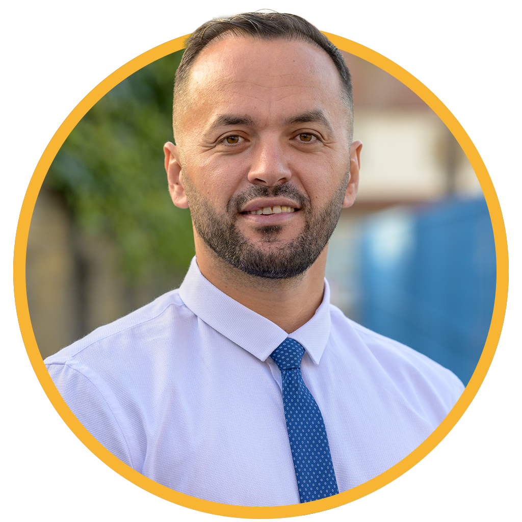 E-Muca-Headteacher-Photo-Option
